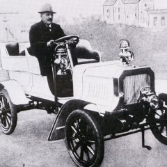 Franz Ramsohl auf dem Motorwagen "Westfalia"; Aufnahme um 1910