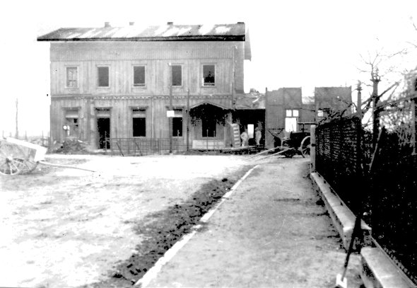 Abbruch des ehemaligen Bahnhofs in der Verlängerung der Straße "Zum Kleygarten" Abbruch des ehemaligen Bahnhofs in der Verlängerung der Straße "Zum Kleygarten"