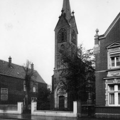 Ev. Stadtkirche mit der früheren Mauereingrenzung