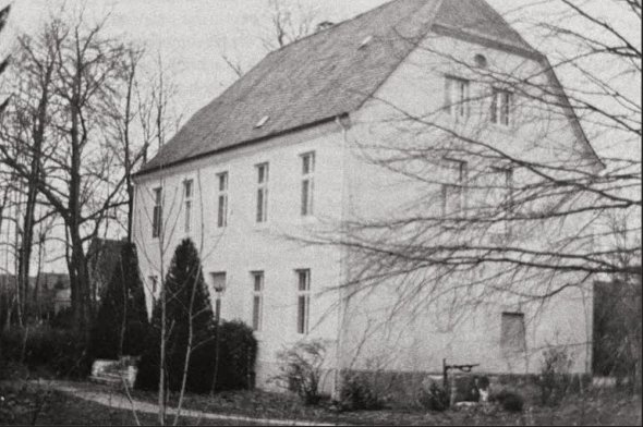 Gut Axthausen, auf dem ab 1848 die ersten Gottesdienste abgehalten wurden Gut Axthausen, auf dem ab 1848 die ersten Gottesdienste abgehalten wurden