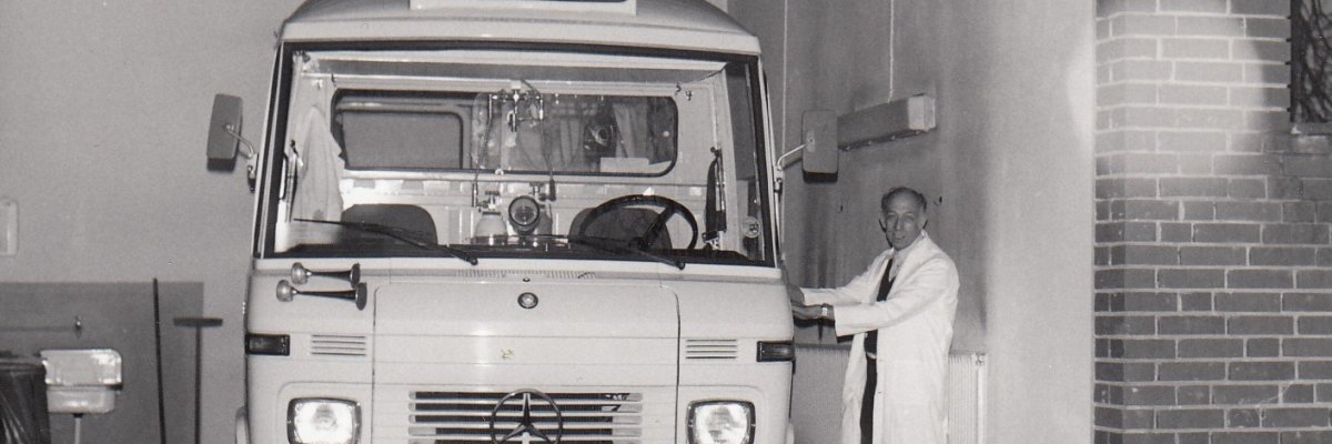 Herbst 1972: Joseph Krabus, Hauselektriker des Marienhospitals und Fahrer des Rettungswagens Herbst 1972: Joseph Krabus, Hauselektriker des Marienhospitals und Fahrer des Rettungswagens